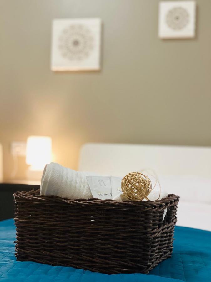 M & B Beach Apartment Valenza Esterno foto