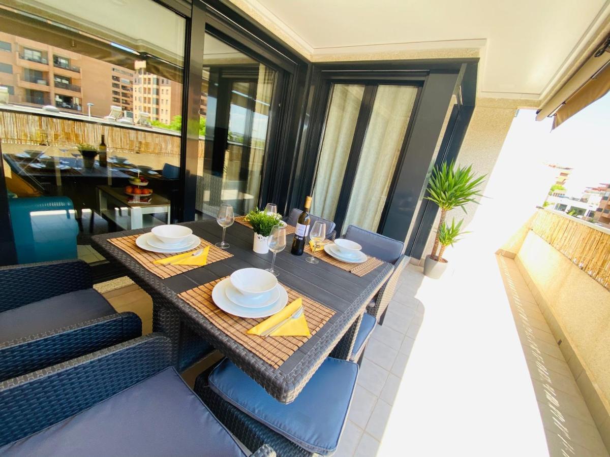 M & B Beach Apartment Valenza Esterno foto