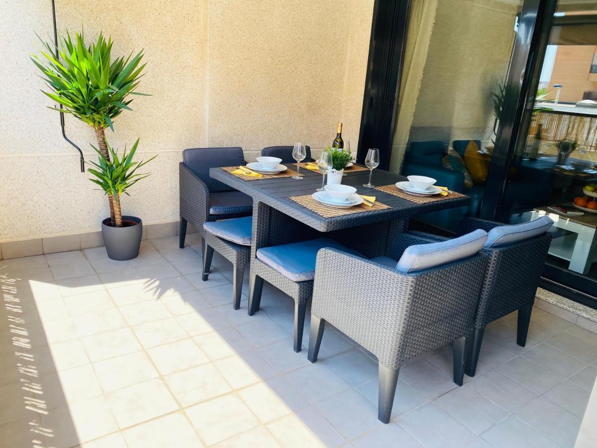 M & B Beach Apartment Valenza Esterno foto